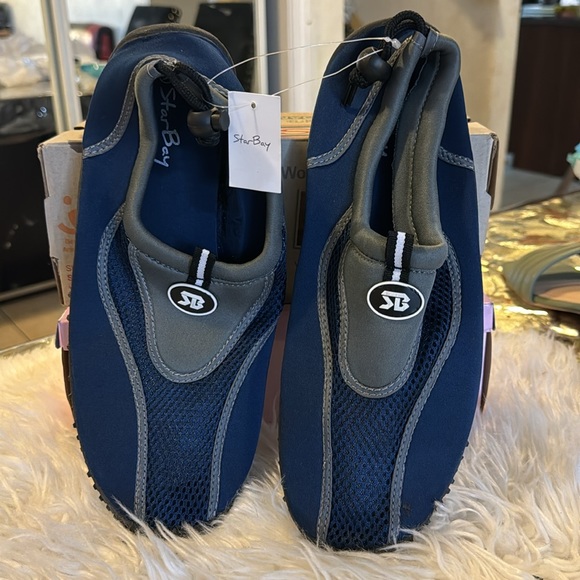 SNEAKERS SIZE 11 NEW NEVER WORN - Picture 3 of 3